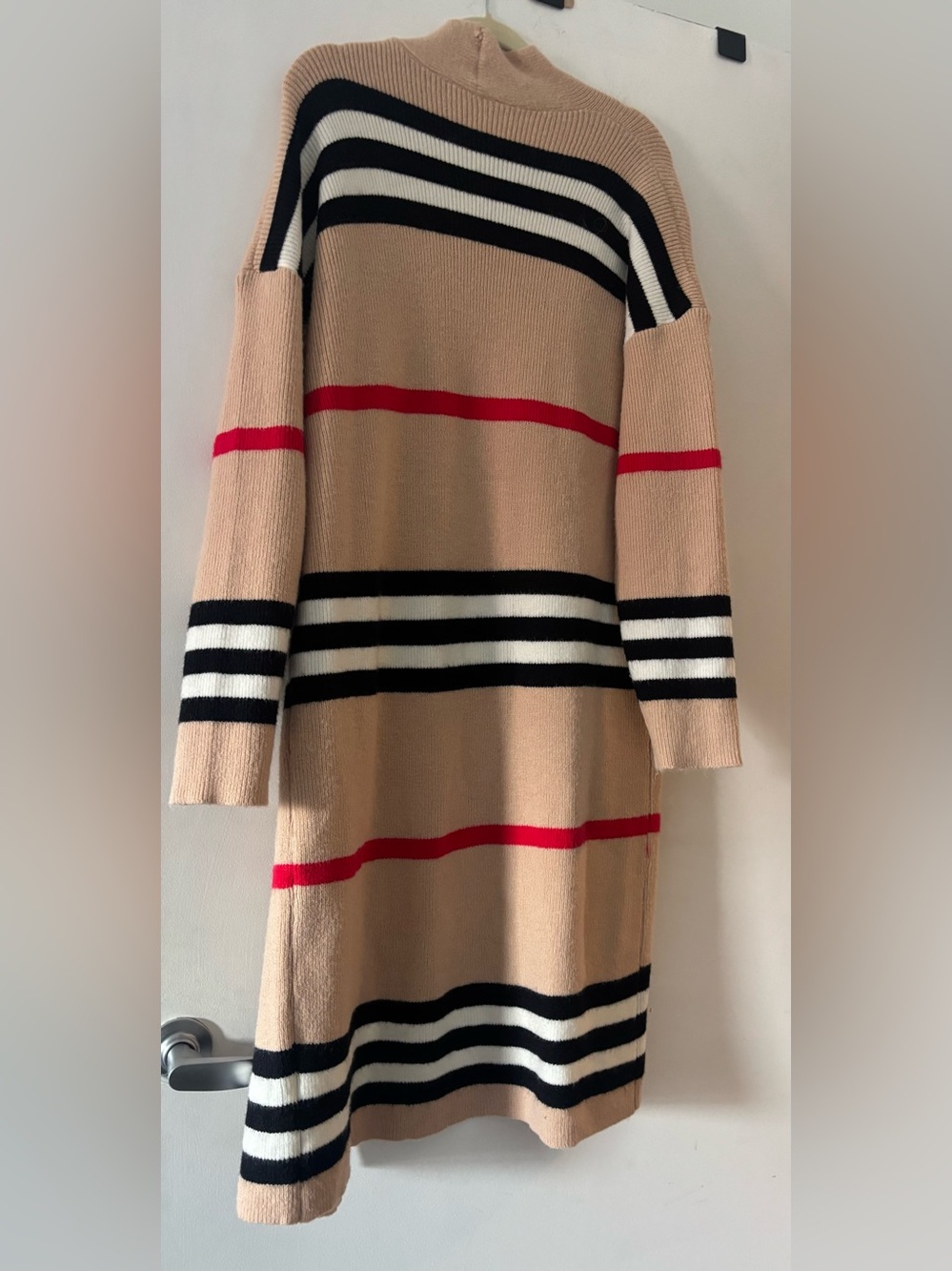 Stylish designer Maxi sweater - Picture 2 of 8